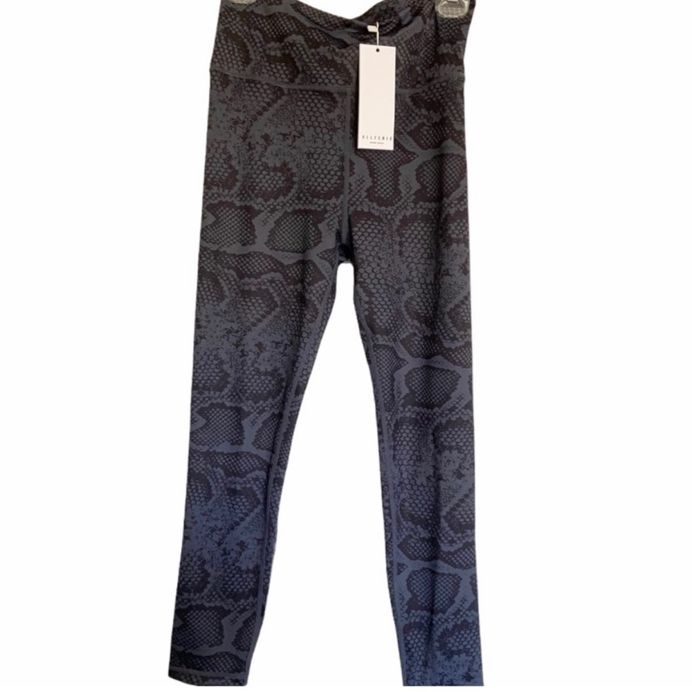 All Fenix Navy Snake High Waisted 7/8 Leggings NWT Women’s Large Navy Blue